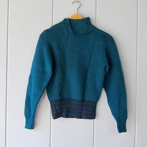 1970’s teal turtleneck
